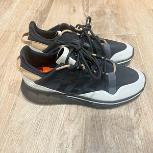 BRAND NEW - never worn Adidas ZX boosts 6.5kids/8womens